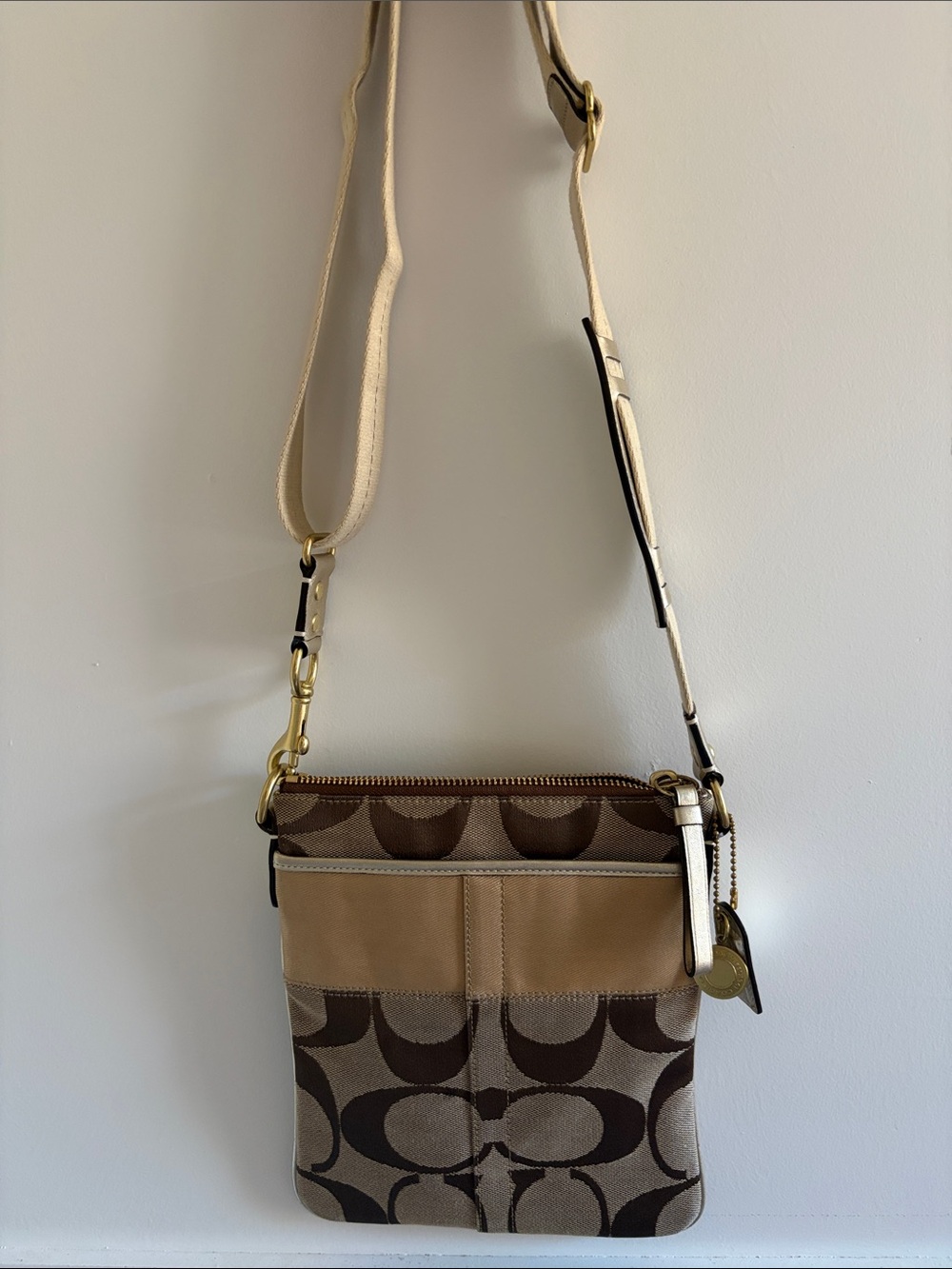 Coach Signature Canvas Crossbody Swingpack Bag Brown Tan Vintage Y2K